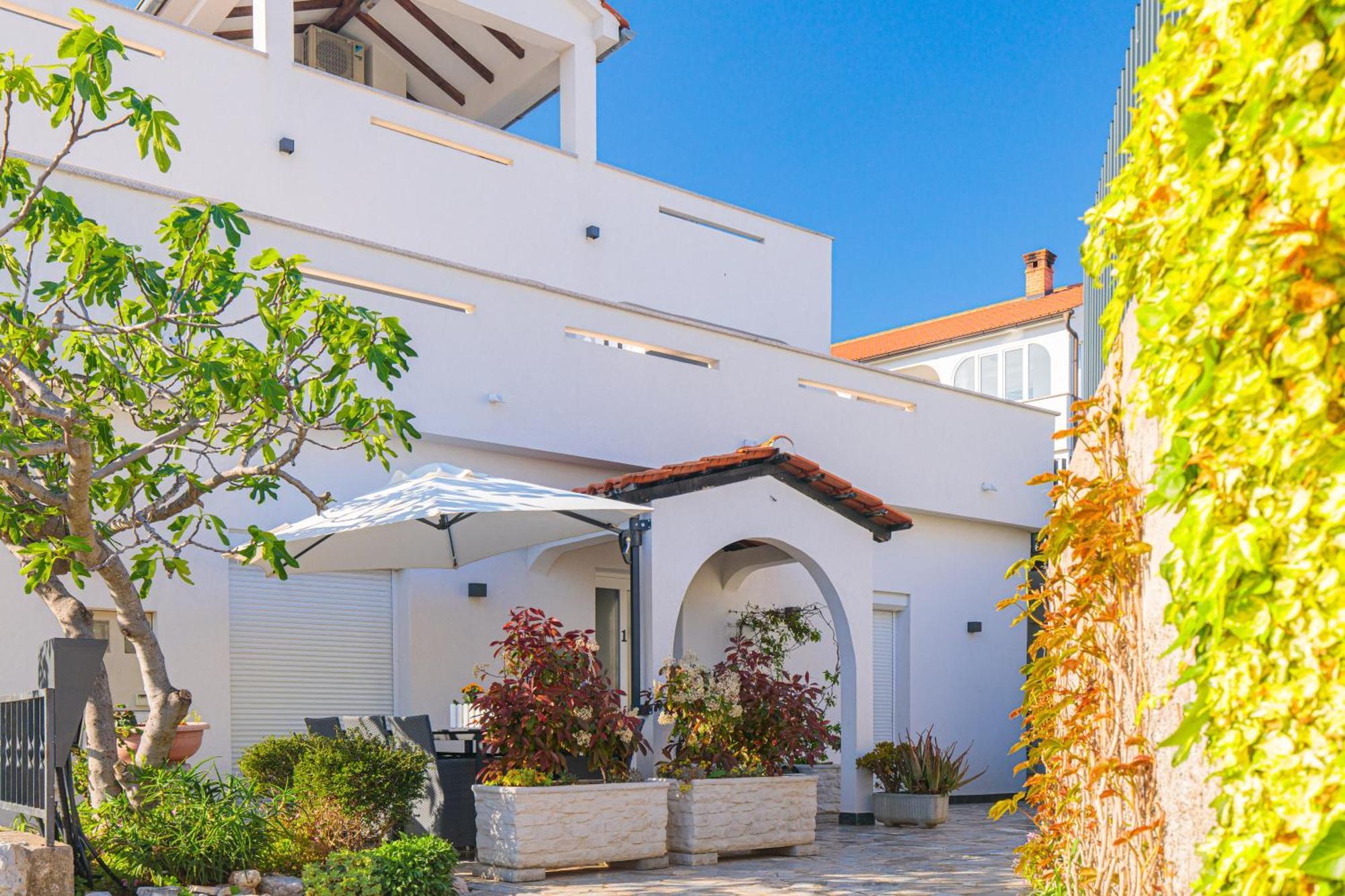 Apartment House Lijan Krk Town Exterior foto